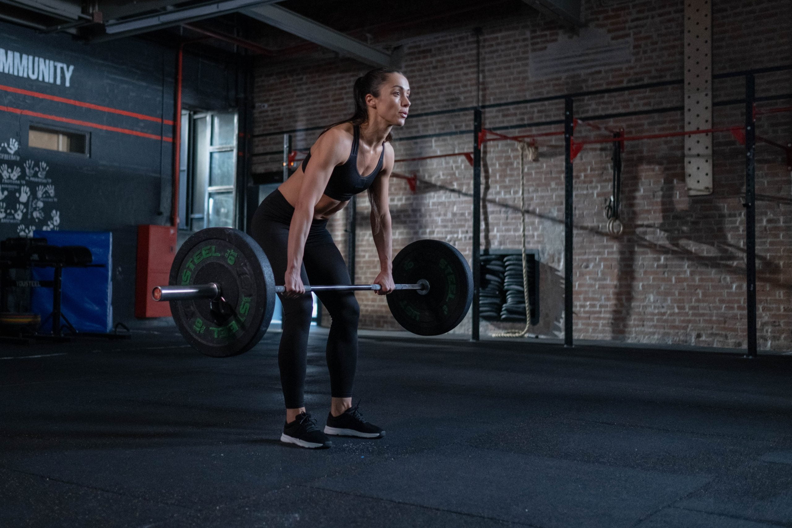 What is the difference between bodybuilding, powerlifting and weightlifting?