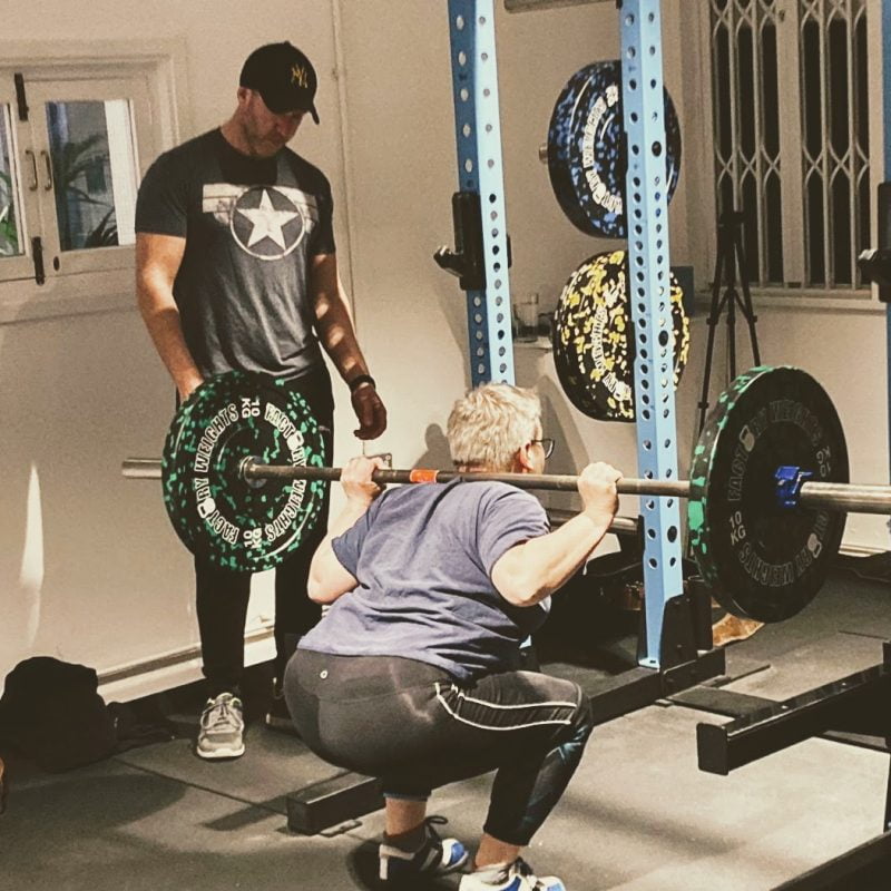 Personal trainer in nottingham help a client lose weight